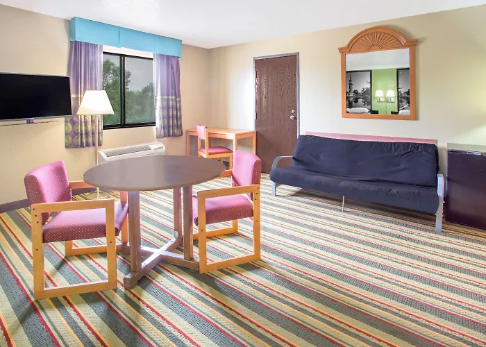 Motel Super 8 By Wyndham Champaign