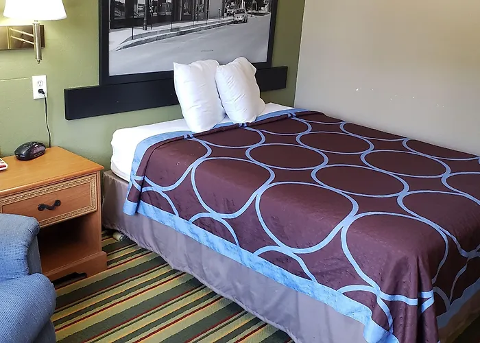 Super 8 By Wyndham Motel Champaign