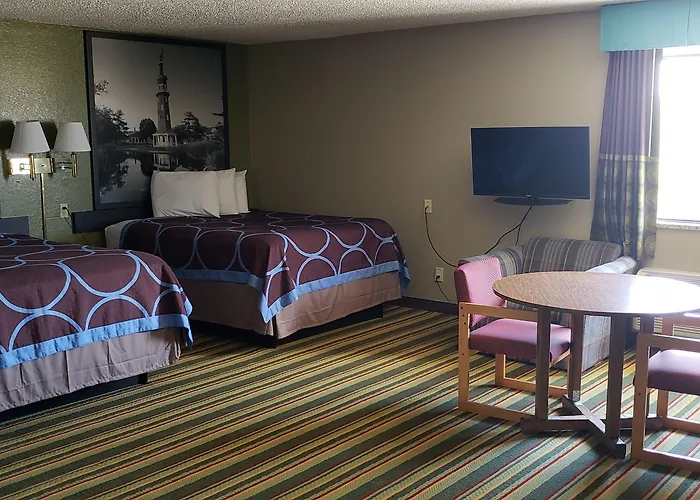 Super 8 By Wyndham Motel