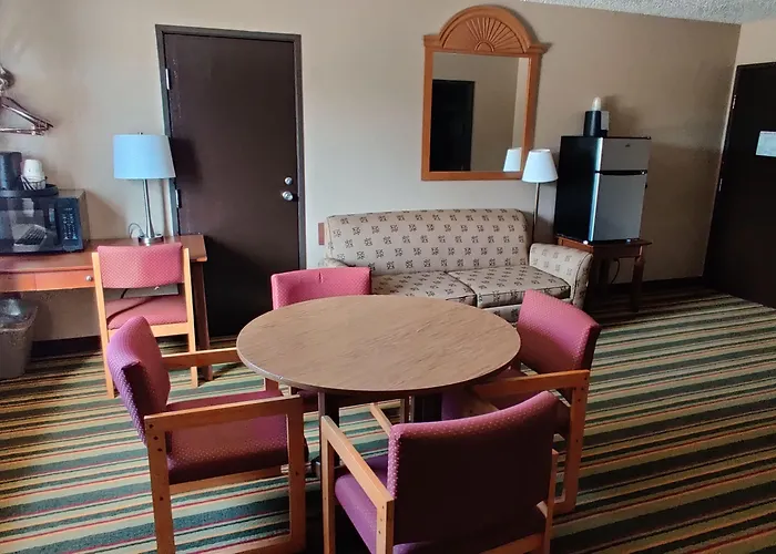Super 8 By Wyndham Motel Champaign