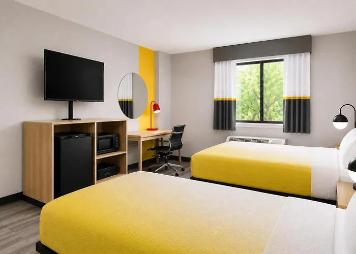 Super 8 By Wyndham Motel