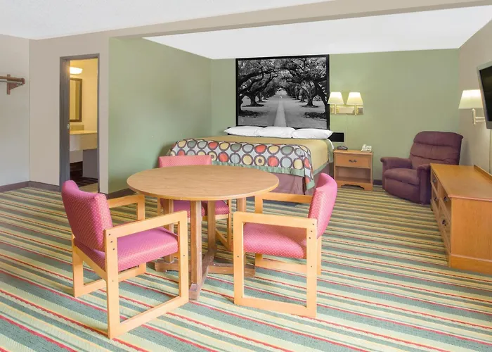 Super 8 By Wyndham 2* Champaign
