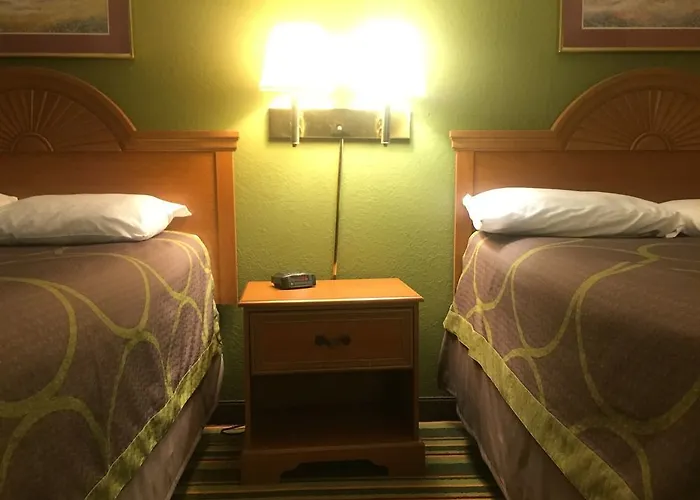 Super 8 By Wyndham Motel Champaign