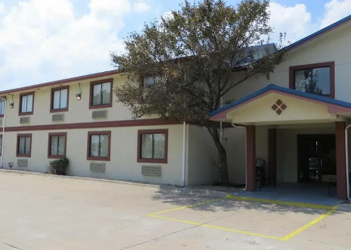 Motel Super 8 By Wyndham Champaign